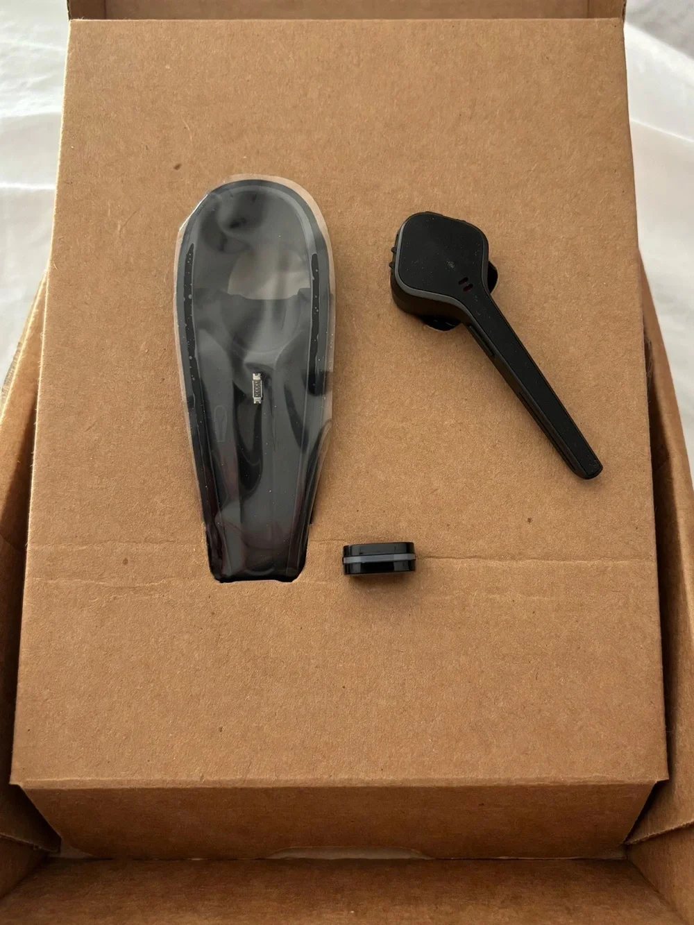Plantronics Voyager Edge UC B255 Wireless Bluetooth Headset System New in Box